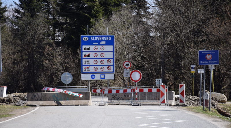 betonowe zapory na granicy ze Słowacją